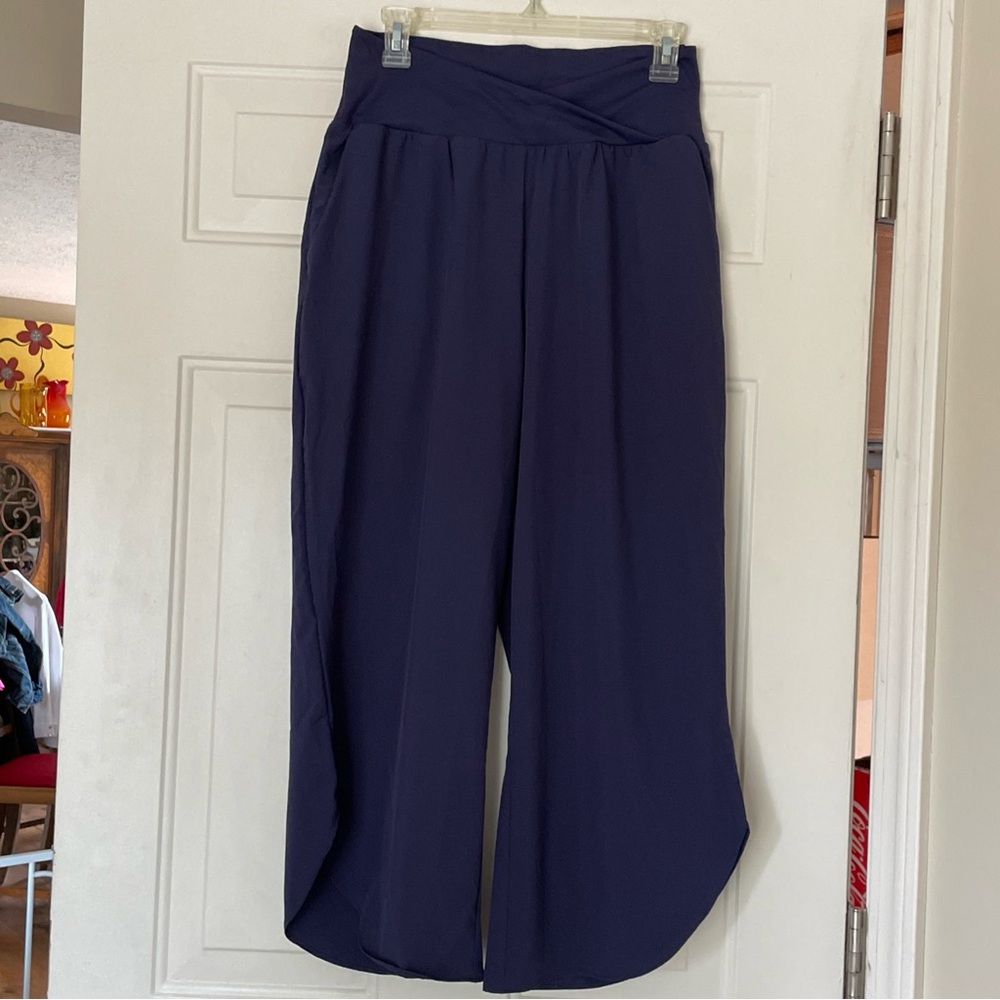 Halara Breezeful High Rise Crossover Quick Dry Navy Pants Cropped Size Medium